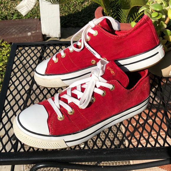 Hurley Shoes - EUC Rare Hurley Red Corduroy Skater Sneakers